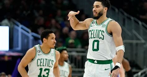 Tatum Brown Y Celtics Demuelen A Los Líderes Bucks Infobae