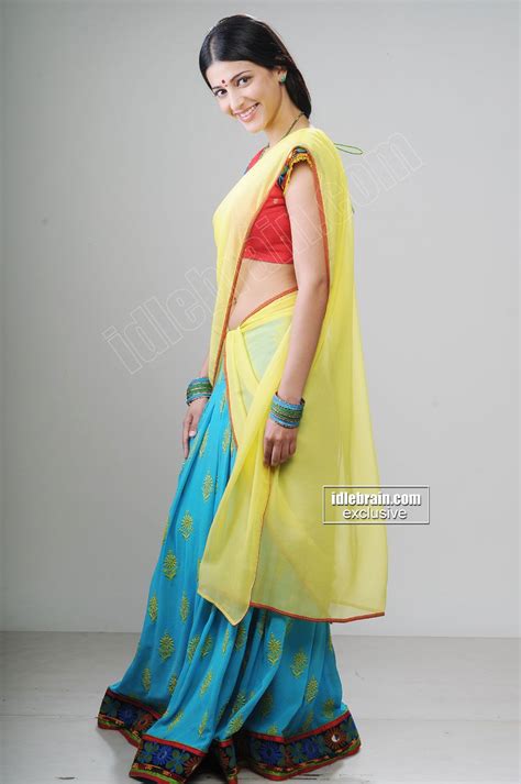 Shruthi Hassan Hot Navel Show In Saree