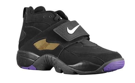 Sneaker Wize: Nike Air Diamond Turf Black/White-Metallic Gold