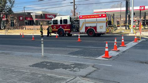 Gas Line Break Causes Road Closures On Congress Avenue Kxan Austin