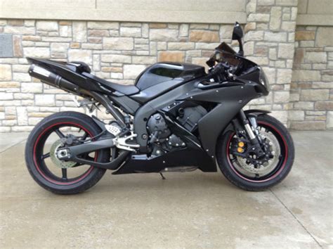 Yamaha R Raven Edition