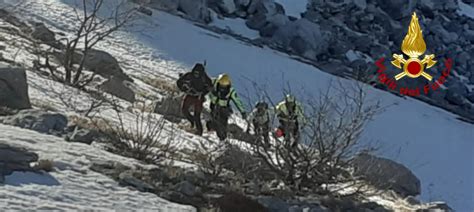 Vigili Del Fuoco Sul Monte Tambura Per Aiutare Due Escursioniste Ed Un