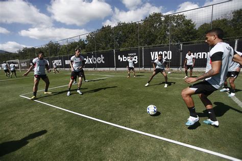 Colina Informa on Twitter A provável escalação do Vasco contra o