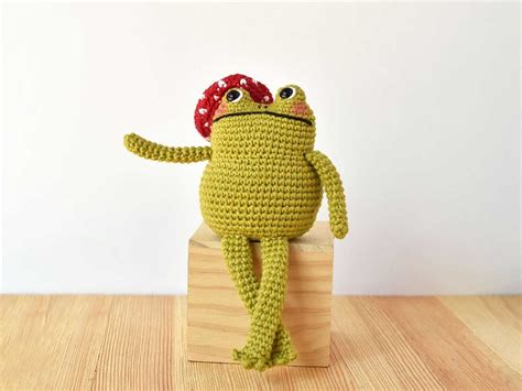 A Cute And Quick Knitted Frog Pattern