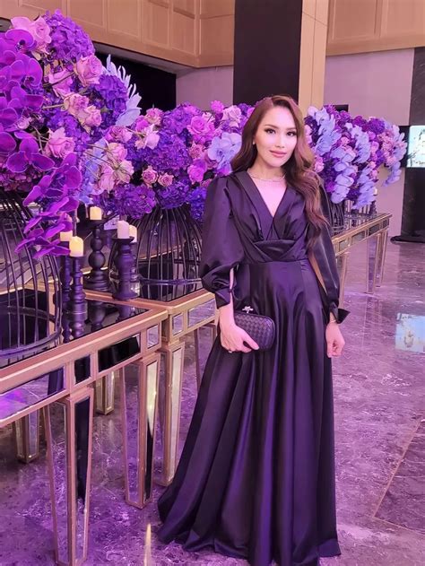 Potret Ayu Ting Ting Dengan Gaun Hitam Di Pernikahan Kevin Sanjaya