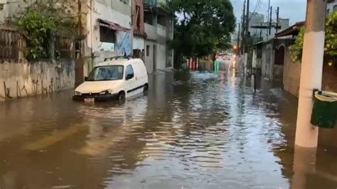 Chuva Forte Provoca Alagamentos E Transborda C Rregos Na Cidade De S O