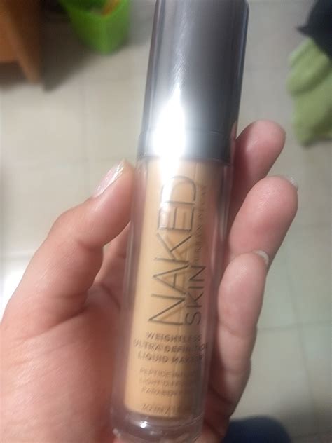 Foto Naked Skin Weightless Ultra Definition Liquid Makeup Urban