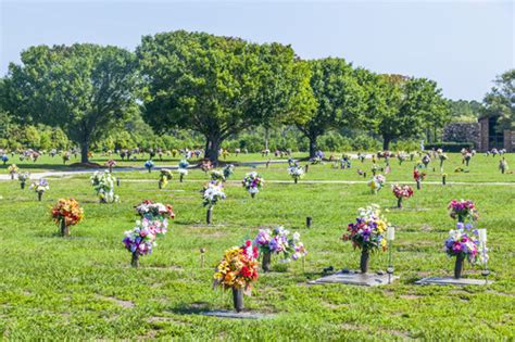 5 Common Types Of Cemeteries On Long Island St Charles Monuments