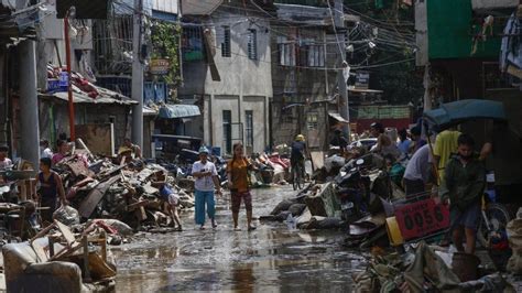 Typhoon Vamco Dozens Dead As Philippines Hit By Powerful Storm BBC News