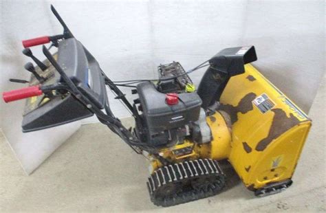 11 HP Cub Cadet 1130 STE Snowblower With Electric Start Track Driven