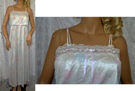 VTG Lorraine Shiny Nylon Negligee Nightgown S Gem