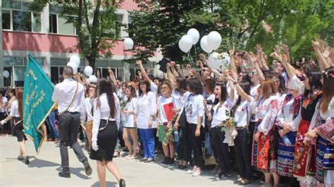 Езиковата гимназия в Пловдив навърши 65 години - Общество
