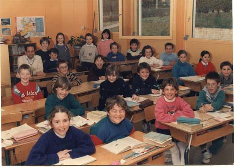 Photo de classe CLASSE DE CM1 Année Scolaire 1988 1989 de 1988 ECOLE