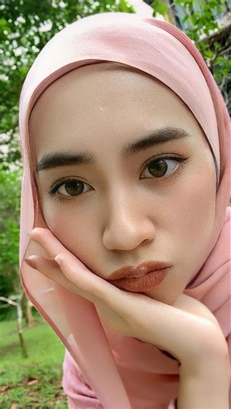 Pin Oleh Redminot66 Di Gaya Hijab Di 2024 Gaya Hijab Gadis Gadis