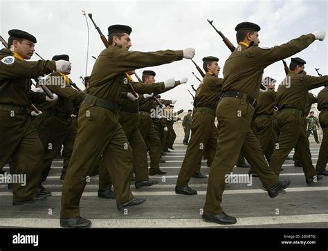 Saddam Hussein Parade Hi Res Stock Photography And Images Alamy