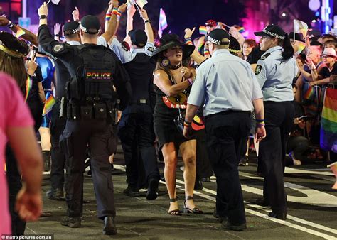 Sydney Mardi Gras 2023 Lidia Thorpe Clashes With Cops At Parade While