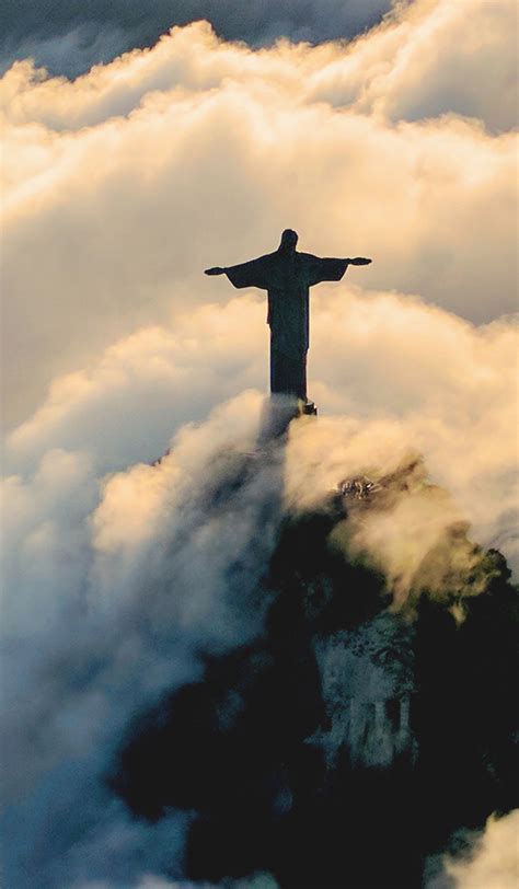 7 Famous Statues In The World