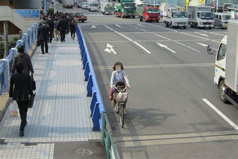 「自転車は右側通行禁止」の意味、正しく理解してる “事故”の危険を格段に減らす7つのコツ（13） ハピママ