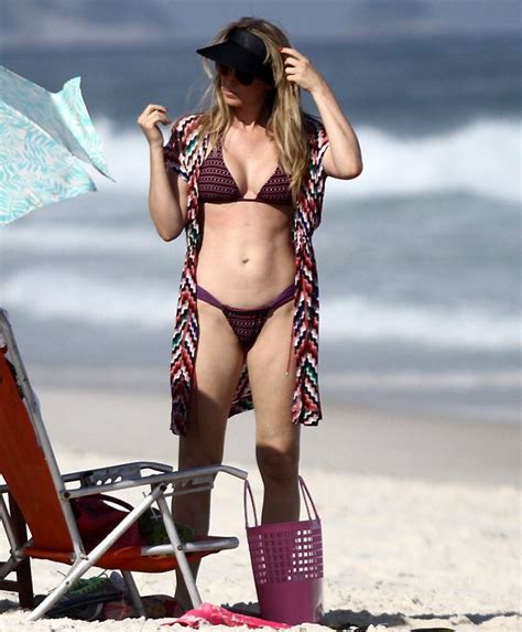 Susana Werner Curte Praia Os Filhos E Mostra Barriga Sequinha