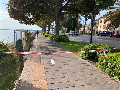 Desenzano Recuperato Dal Lago Il Cadavere Di Una Donna Giornale Di