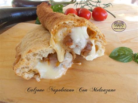 Calzoni Ripieni Melanzane E Provola Filante Ricetta Calzone Fritto