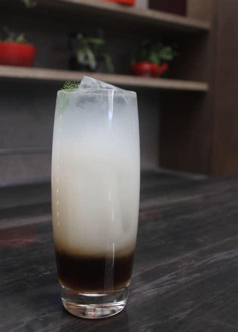 Aquiles Ch Vez Comparte Seis Recetas De Cocteles Con Pulque