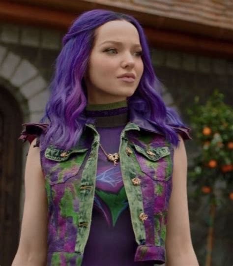 Pin By Kayli Bossard On Descendants Disney Descendants Movie Disney