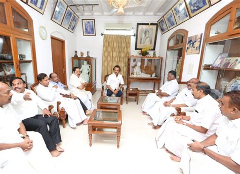 Dmk Leader Karunanidhi Health Updates Tamilnadu Party Leaders Visit