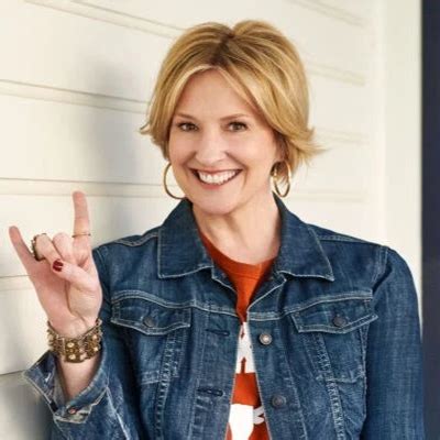 BOOK.MN | Номын зохиолч Брене Браун | Book author Brene Brown