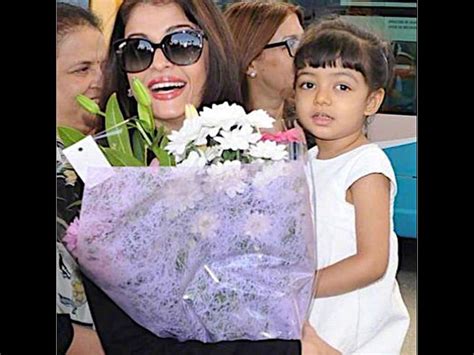 Aishwarya Rai Daughter Aaradhya Bcahchan Makes Modak On Ganesh