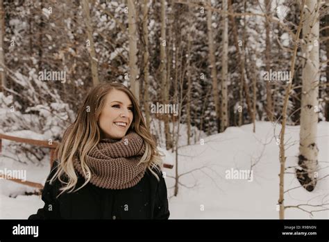 Jolie blonde magnifique Banque de photographies et dimages à haute résolution Alamy