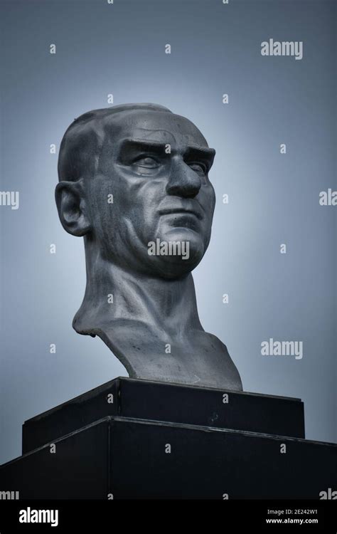 Mustafa Kemal Atat Rk Denkmal Hi Res Stock Photography And Images Alamy