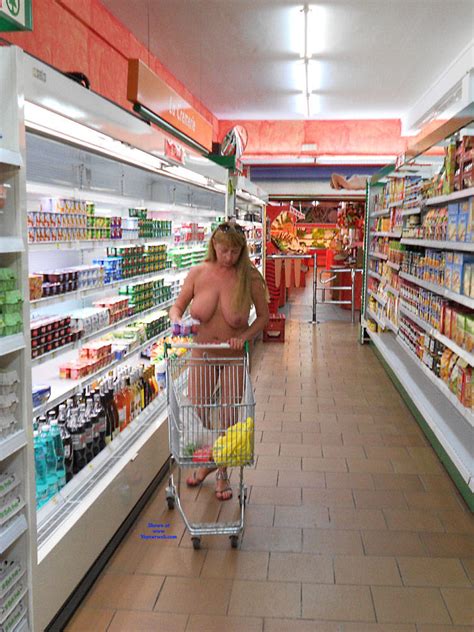 Grocery Store Divas Nude Shopping Foto Porno Eporner