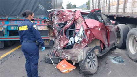 Tractomula Se Quedó Sin Frenos En Vía Tunja Bogotá Con Grave Accidente