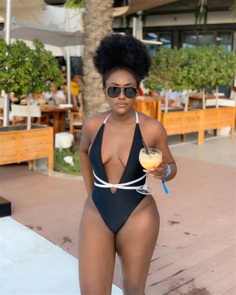 Hot Sexy Linda Osifo Bikini Pics