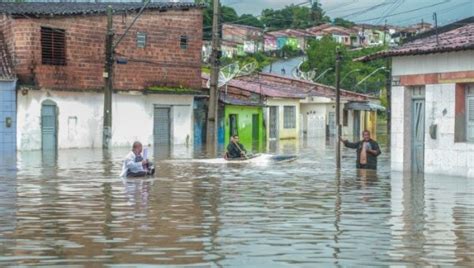 Lluvias Torrenciales En Brasil Dejan 79 Muertos La Radio Del Sur