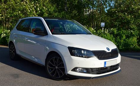 Skoda Fabia Mk3 Monte Carlo Rallifiilis Ei Ylettynyt Moottoritilaan