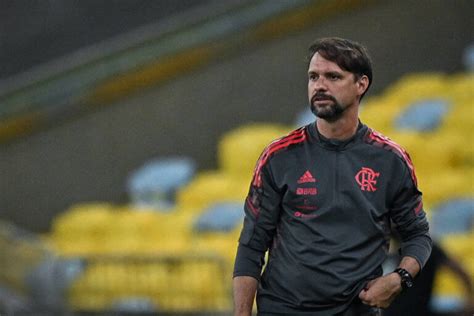 Vasco Anuncia A Contrata O Do T Cnico Maur Cio Souza Ex Flamengo