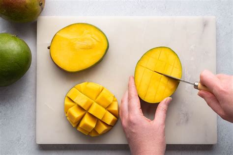 How To Cut And Prepare Fresh Mango