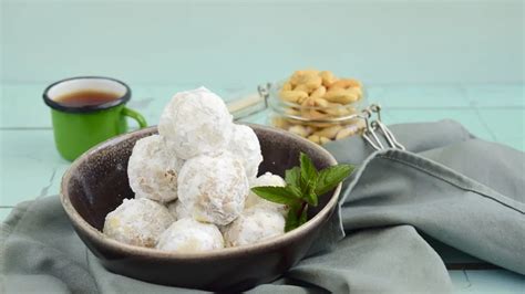 Resep Putri Salju Yang Mudah Dibuat Untuk Kue Lebaran Food Fimela