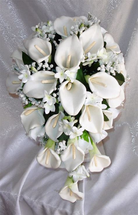 White Calla Lily Wedding Bouquets Showing Simple And Classic Impression