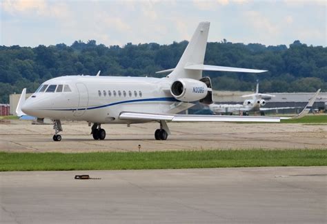 N33BG PRIVATE Dassault Falcon 2000EX By Mitchell Roetting