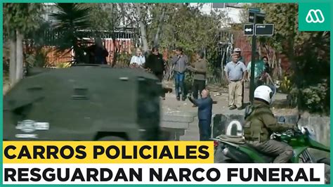 Carros policiales resguardan cortejo fúnebre en narco funeral de Pedro