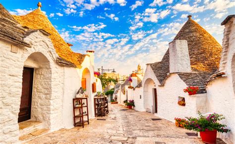 Avez Vous Reconnu Ce Sublime Village Avec Des Maisons Blanches En Forme