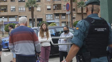 La Guardia Civil Traslada Al Hombre Atrincherado En Castrillón A Un