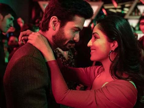 Chor Nikal Ke Bhaga Yami Gautam Sunny Kaushal Team Up For Netflix