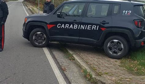 Maltratta La Moglie Figlio Minorenne Chiama I Carabinieri Arrestato