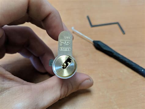 My First Dimple Lock Picked Abus D10 Rlockpicking