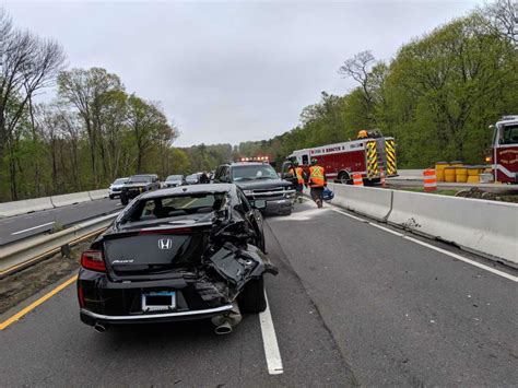 2 Injured In Westport Crash On Merritt Parkway