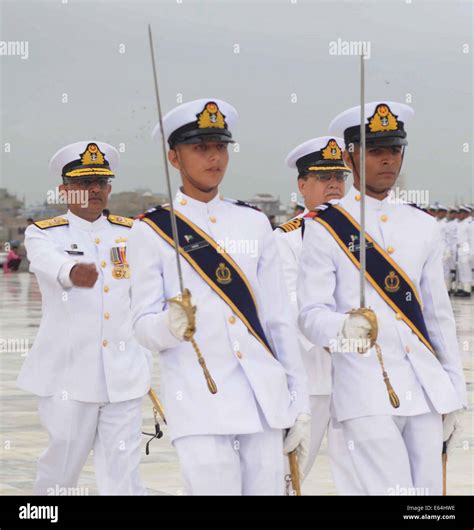 Pakistan navy hi-res stock photography and images - Alamy